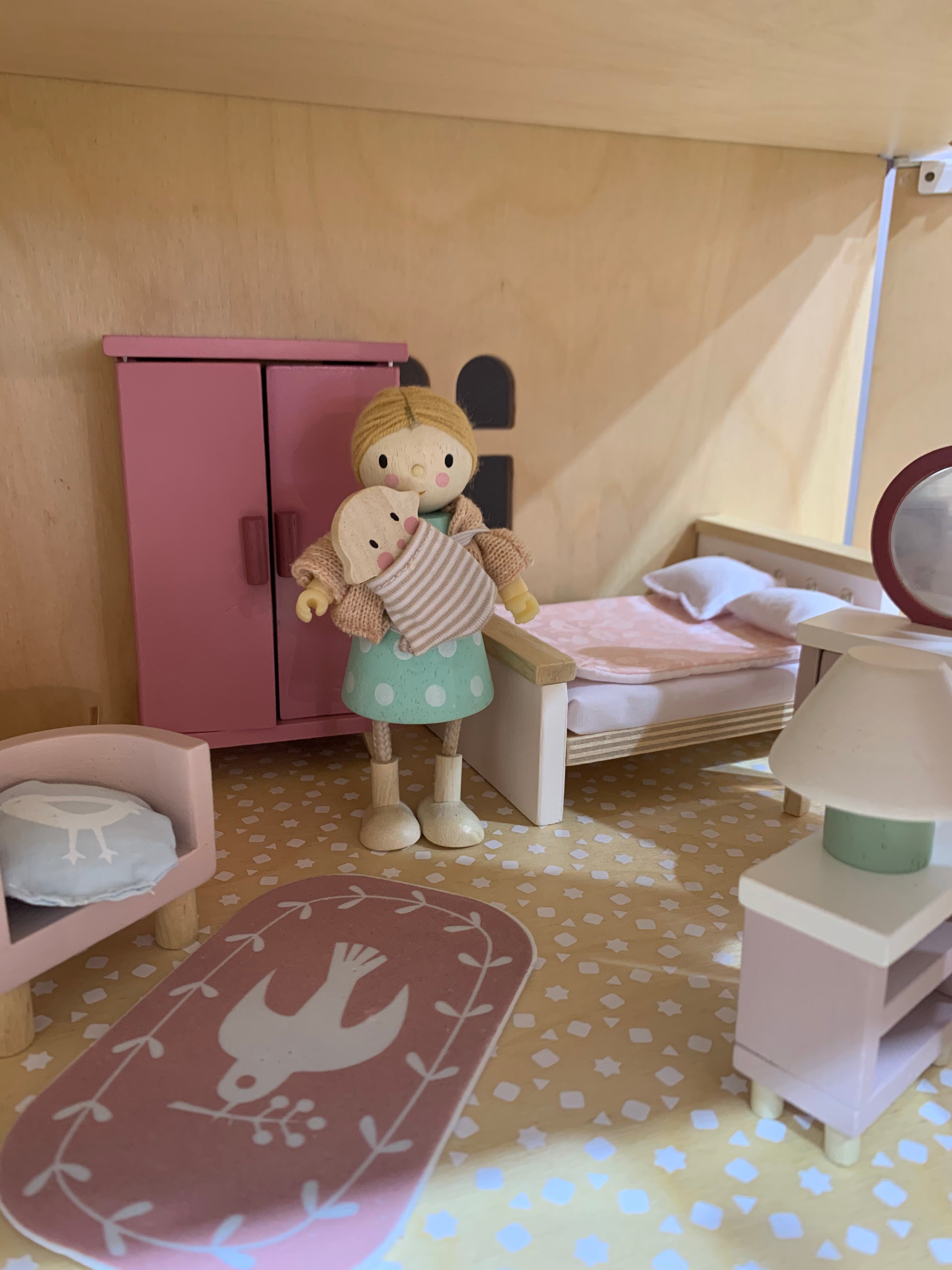 Dolls House Bedroom Furniture